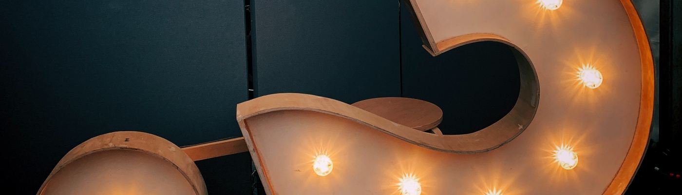 superfétatoire point d'interrogation